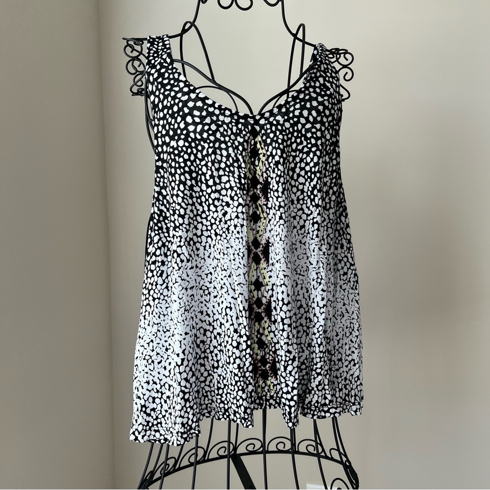 NWT Jessica Simpson Tank